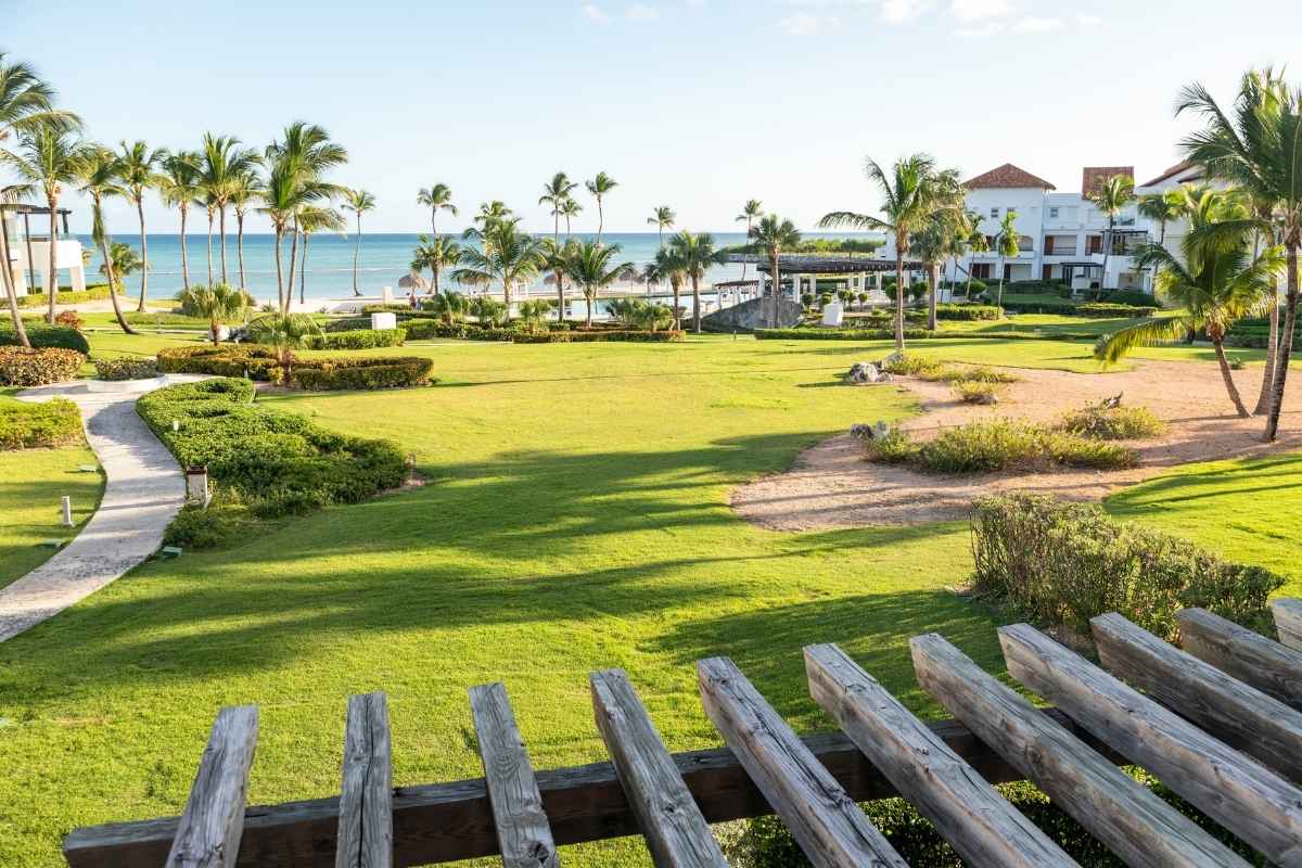 Apartamento Cap Cana Ocean Breeze Suite - Jardín y Vistas